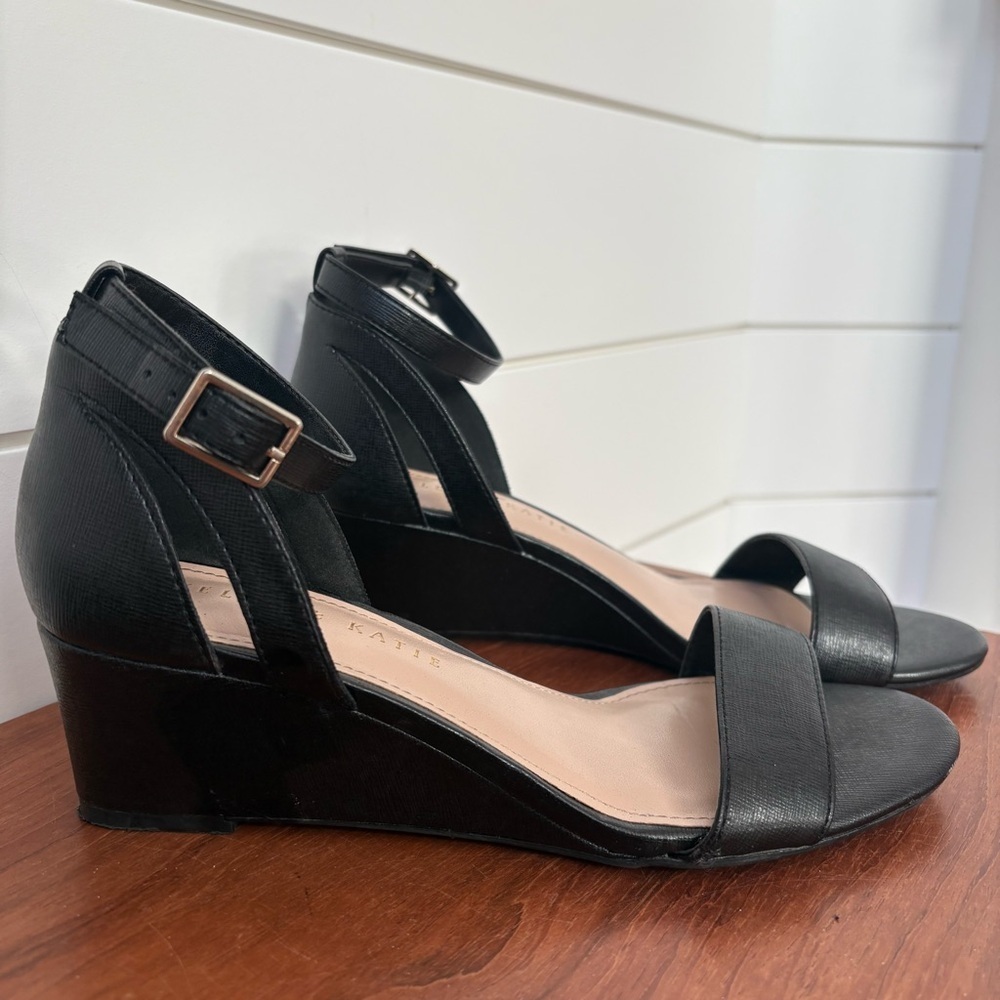 Kelly & Katie Black Ankle Strap Wedge Sandals Shoes Heels Chic Classy Work 6.5 M - Picture 4 of 9